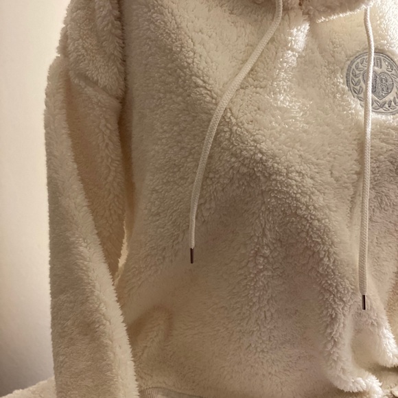 Victoria Secrets Sherpa - Picture 6 of 6